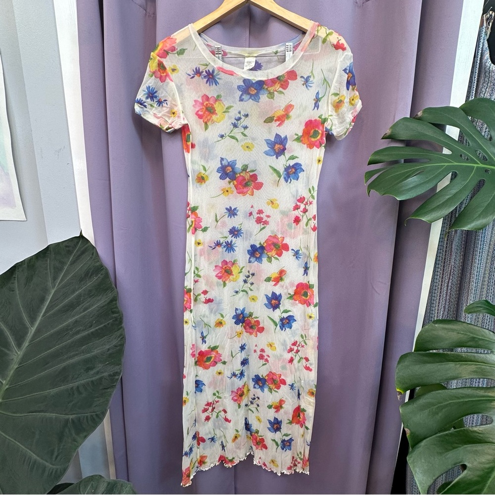 American vintage mesh floral maxi dress.‎ Size small, 100% nylon